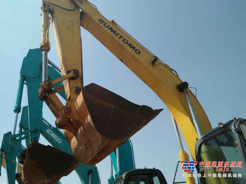云南出售转让二手4025小时2011年住友SH240挖掘机