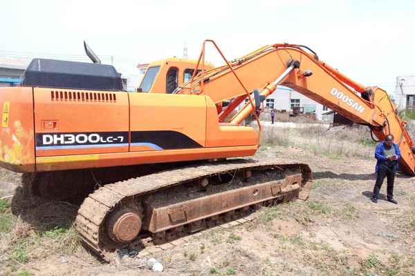 辽宁出售转让二手1100小时2009年斗山DH300LC挖掘机