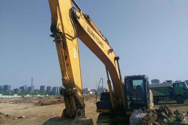 安徽出售转让二手8000小时2011年住友SH210挖掘机