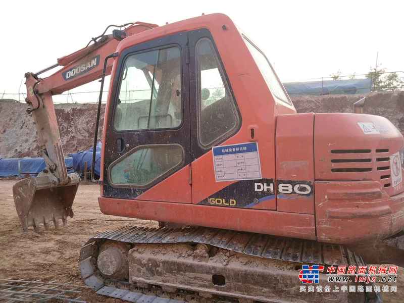 河南出售转让二手9000小时2010年斗山DH80挖掘机