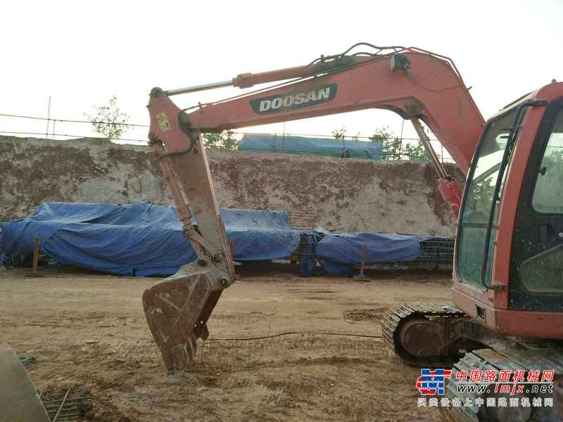 河南出售转让二手9000小时2010年斗山DH80挖掘机