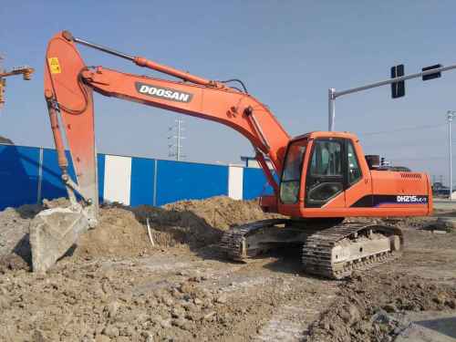 安徽出售转让二手9000小时2010年斗山DH215挖掘机