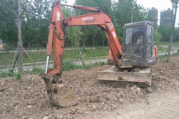 安徽出售转让二手10000小时2008年斗山DH55挖掘机