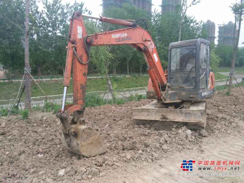 安徽出售转让二手10000小时2008年斗山DH55挖掘机