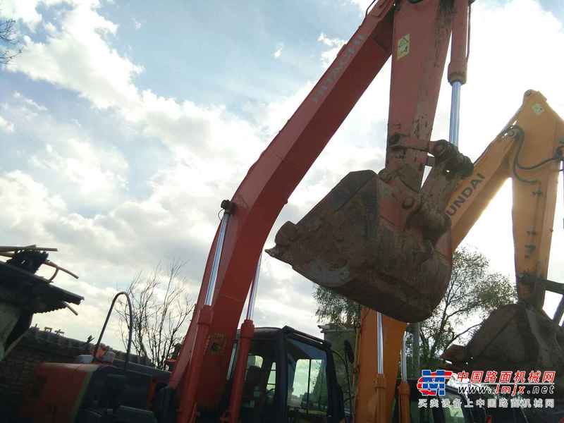 山西出售转让二手6000小时2013年日立ZX240LC挖掘机