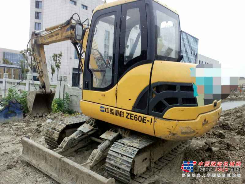 浙江出售转让二手8000小时2010年中联重科ZE60E挖掘机