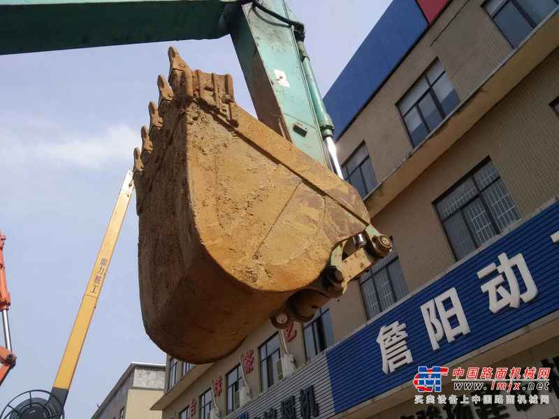 湖南出售转让二手5000小时2012年神钢SK140LC挖掘机