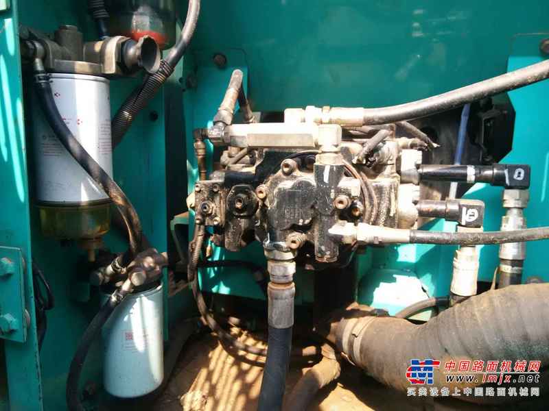 湖南出售转让二手5000小时2012年神钢SK140LC挖掘机