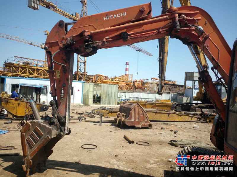 山东出售转让二手11000小时2005年日立EX75UR挖掘机