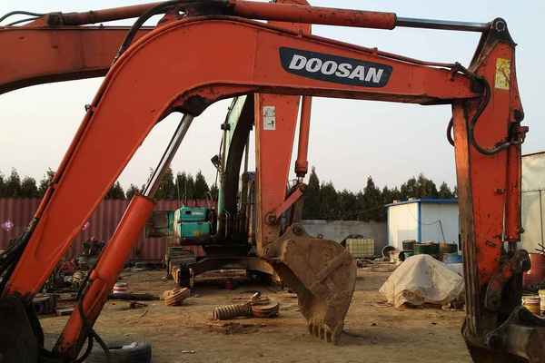 山东出售转让二手9000小时2010年斗山DH60挖掘机