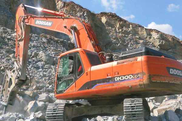 辽宁出售转让二手13450小时2010年斗山DH300LC挖掘机