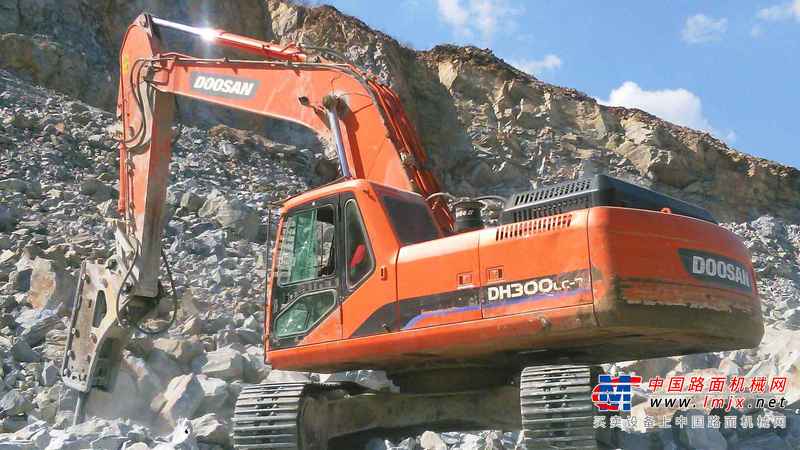 辽宁出售转让二手13450小时2010年斗山DH300LC挖掘机
