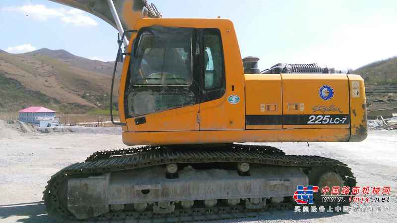 辽宁出售转让二手9000小时2009年现代R225LC挖掘机