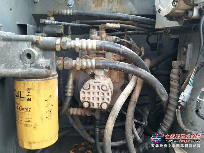 江西出售转让二手8600小时2010年日立ZX120挖掘机