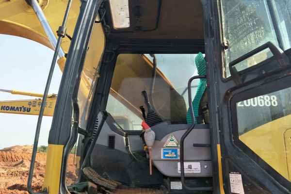 江西出售转让二手7600小时2005年小松PC200挖掘机