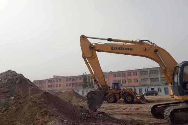内蒙古出售转让二手7000小时2010年柳工CLG923C挖掘机