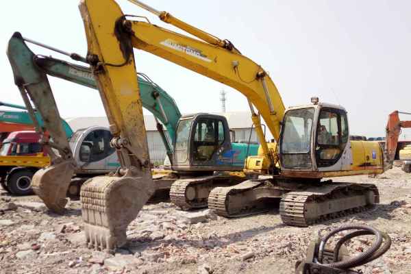 天津出售转让二手12000小时2003年住友SH200A3挖掘机