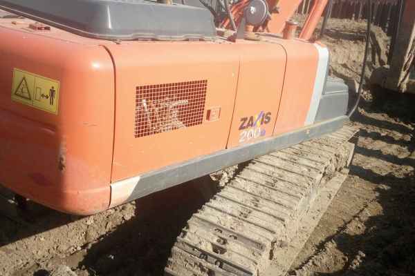 河北出售转让二手8000小时2012年日立ZX200挖掘机