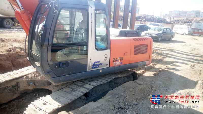 河北出售转让二手8000小时2012年日立ZX200挖掘机