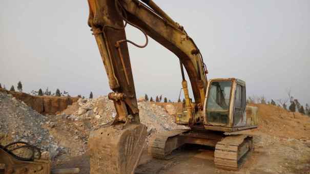天津出售转让二手18000小时2003年住友SH200A1挖掘机