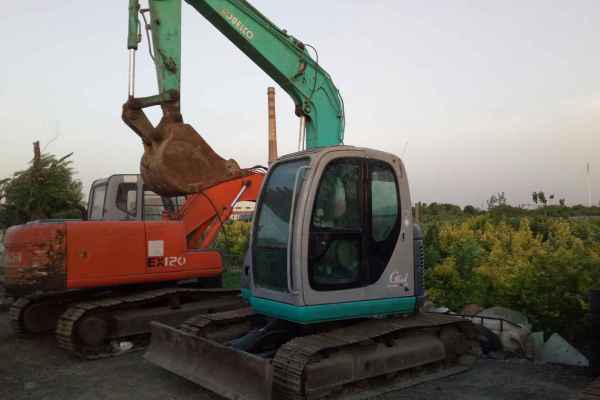 天津出售转让二手8500小时2005年神钢SK70挖掘机