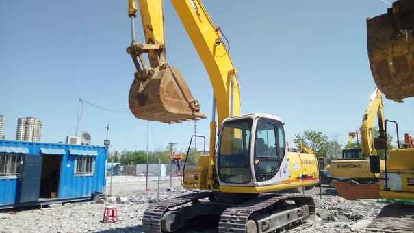 天津出售转让二手8200小时2006年住友SH200A3挖掘机