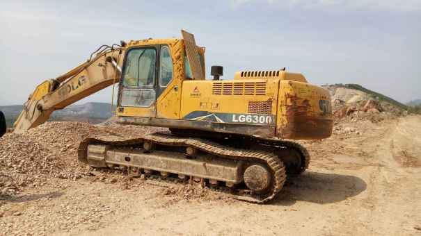 安徽出售转让二手10000小时2010年临工LG6300挖掘机