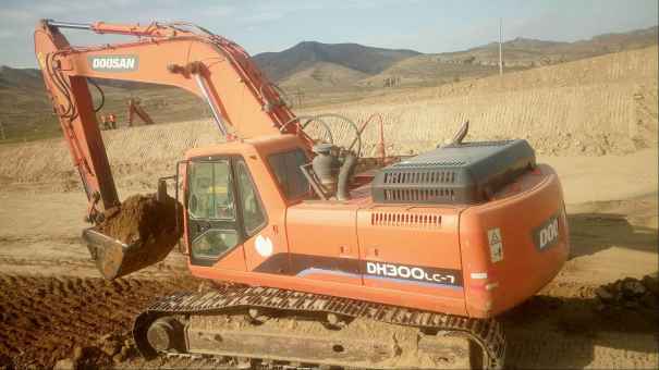 河北出售转让二手10000小时2011年斗山DH300LC挖掘机