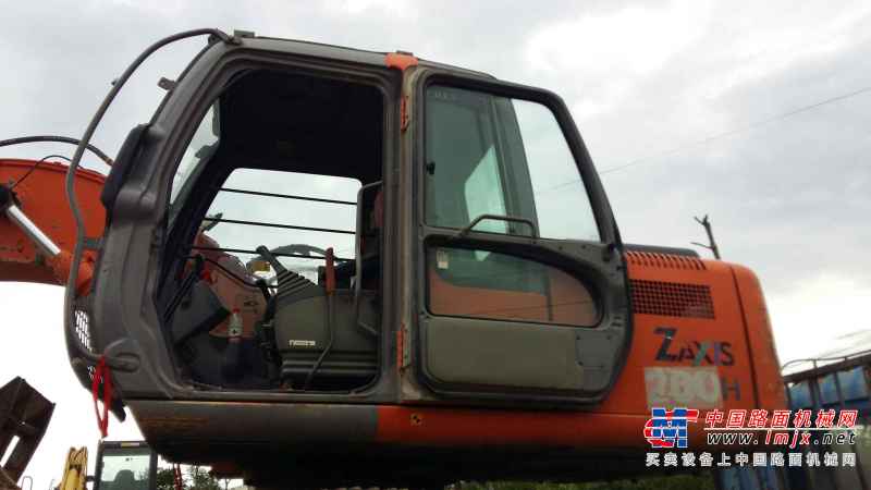 山西出售转让二手7000小时2011年日立ZX130H挖掘机