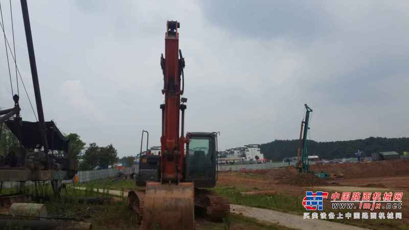 湖南出售转让二手8500小时2013年日立EX200挖掘机