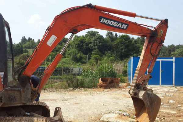 湖南出售转让二手10000小时2008年斗山DH55挖掘机