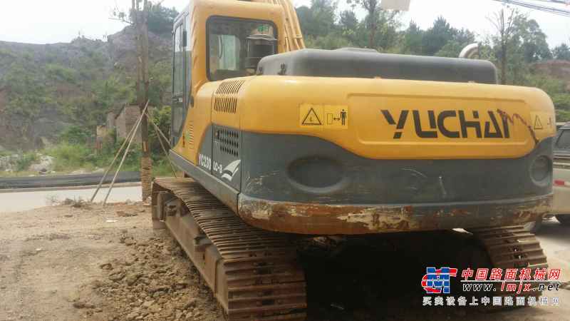 广西出售转让二手8000小时2010年柳工CLG230挖掘机