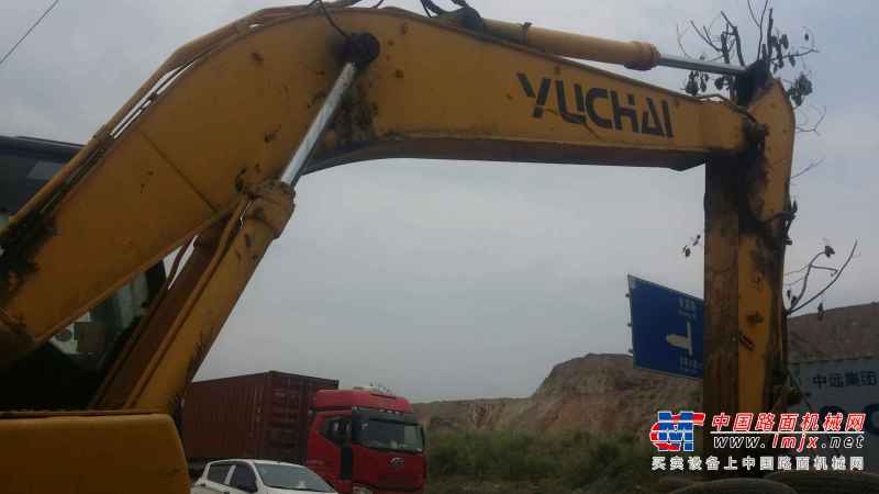 广西出售转让二手8000小时2010年柳工CLG230挖掘机