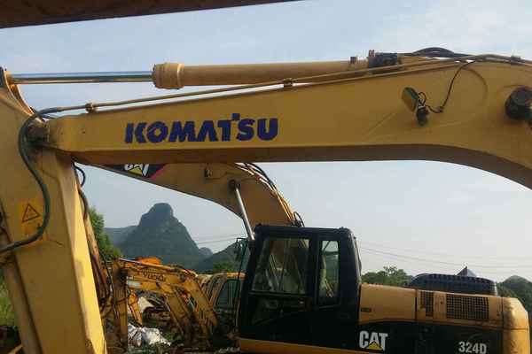 广西出售转让二手5000小时2010年小松PC130挖掘机