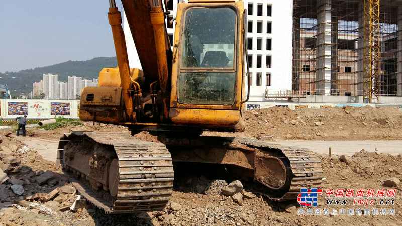 四川出售转让二手5000小时2008年现代R225挖掘机
