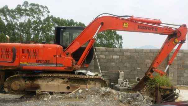 广西出售转让二手6000小时2011年恒特重工HT135挖掘机