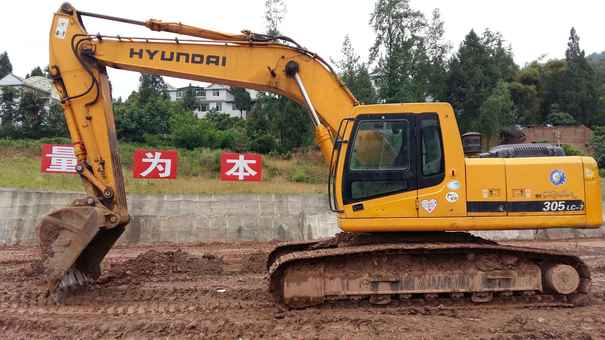 四川出售转让二手11000小时2009年现代R305LC挖掘机