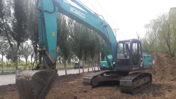 辽宁出售转让二手8300小时2011年神钢SK210挖掘机