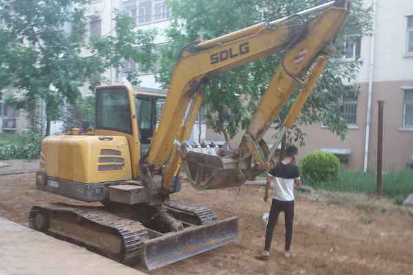 河南出售转让二手6000小时2014年临工LG665E挖掘机