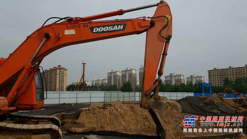 河南出售转让二手12000小时2010年斗山DH220LC挖掘机