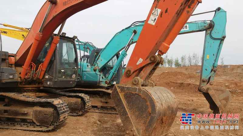 河北出售转让二手9800小时2010年日立EX200挖掘机
