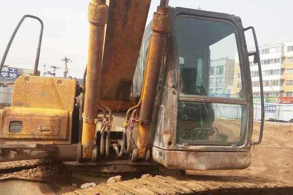 河南出售转让二手12000小时2011年现代R225LC挖掘机