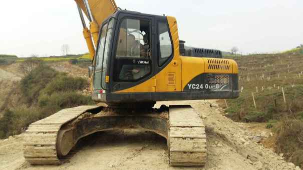 贵州出售转让二手1810小时2011年玉柴YC230LC挖掘机