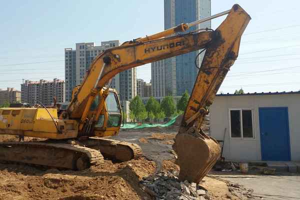 河南出售转让二手15000小时2006年现代R260LC挖掘机