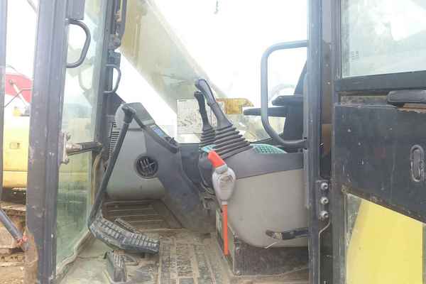 山东出售转让二手6800小时2011年小松PC70挖掘机