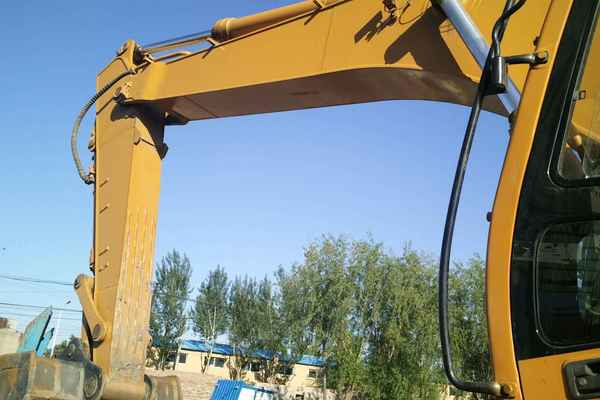 辽宁出售转让二手15122小时2009年现代R370LC挖掘机