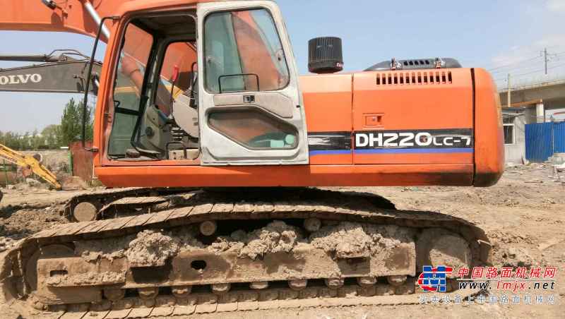 山东出售转让二手5000小时2010年斗山DH220挖掘机