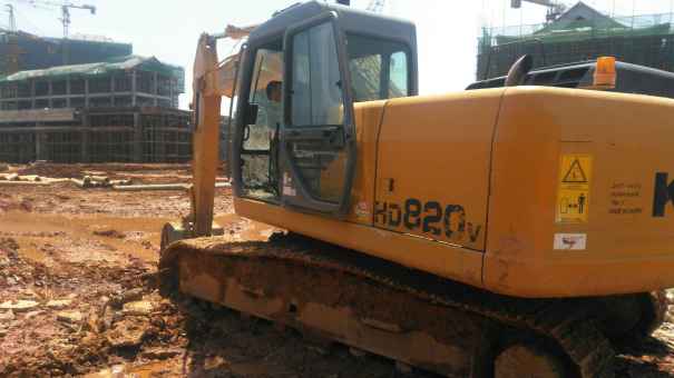 湖南出售转让二手2800小时2013年加藤HD820V挖掘机