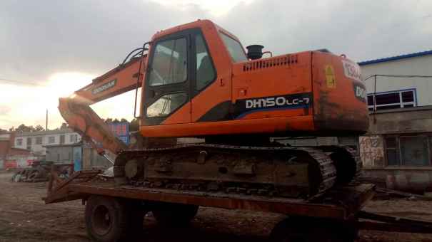 黑龙江出售转让二手8000小时2010年斗山DX150LC挖掘机