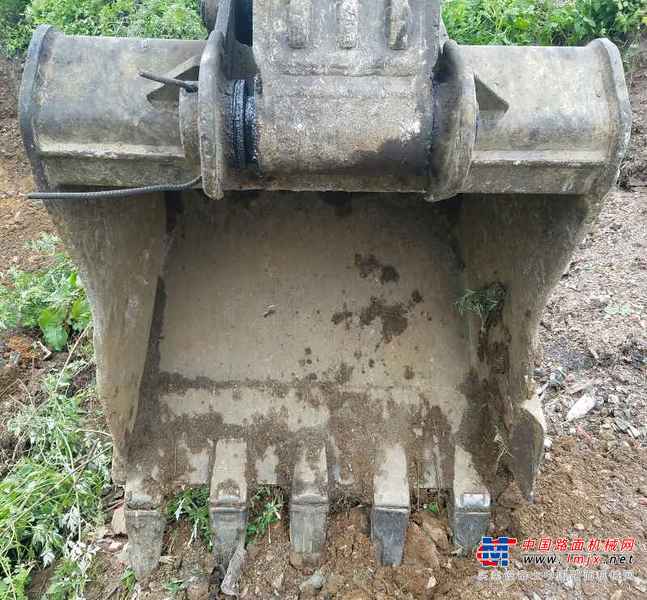 贵州出售转让二手8000小时2010年斗山DH220挖掘机